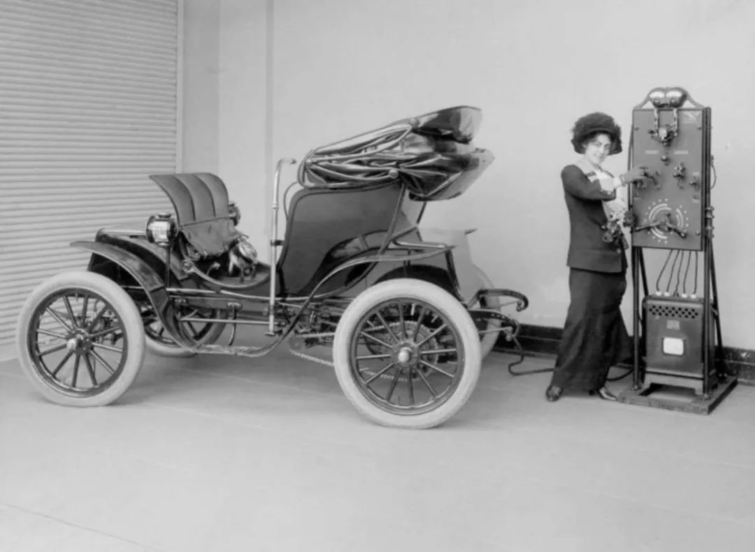 电动汽车100年前就比油车先进，却败给了汽油