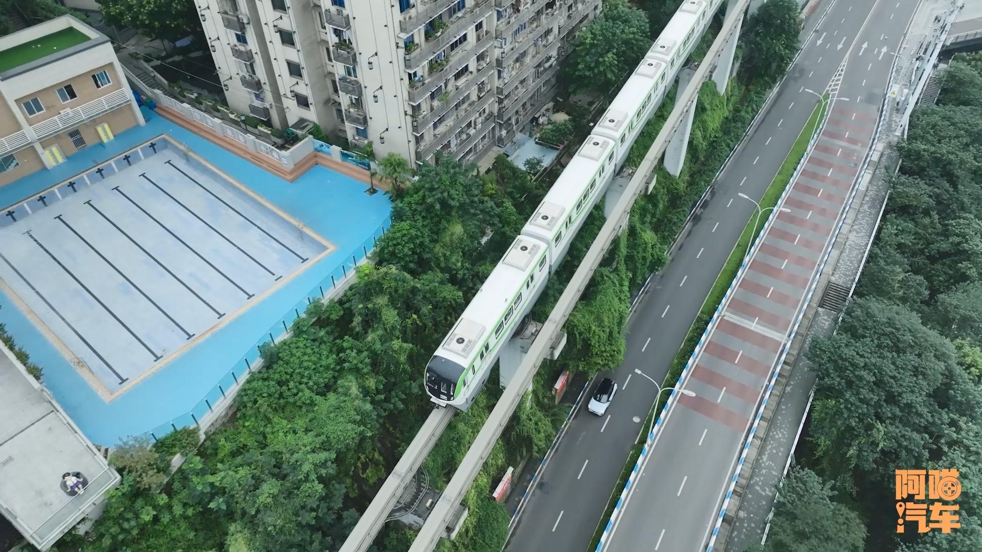開沃爾沃XC40純電版，挑戰(zhàn)8D重慶，你猜我走錯了多少次？
