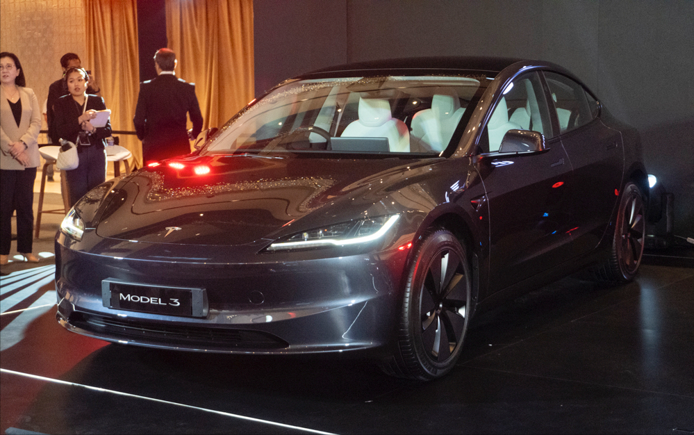 新款 特斯拉  Model Y 实车谍照曝光，预期于 2024 年发布！