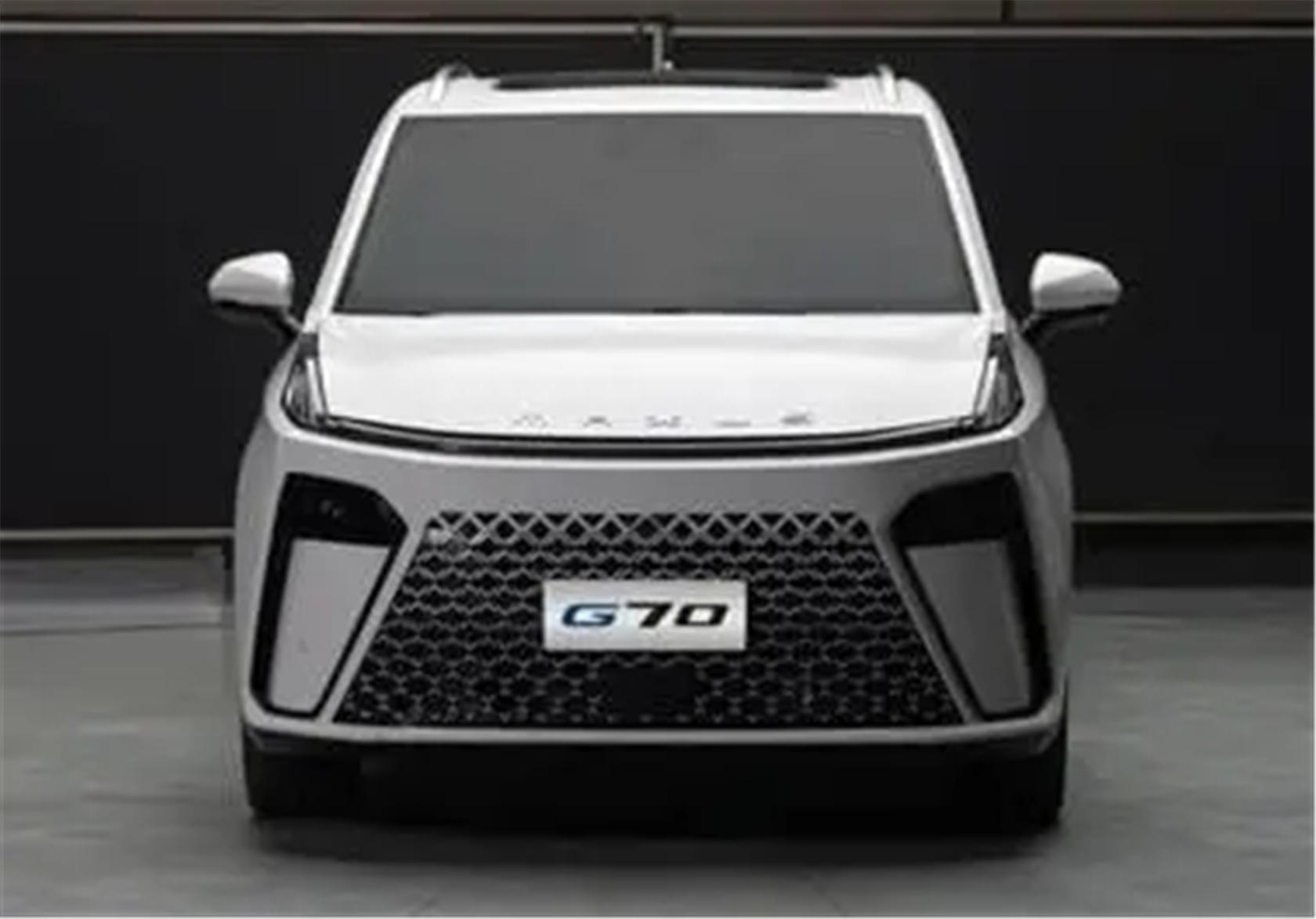 主打家用 ！上汽大通G70正式預(yù)售 廣州車展上市