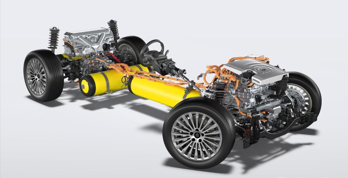 2023 丰田皇冠轿车 日本登场，可选 氢燃料电池 和 混合动力车型！