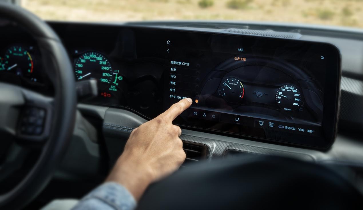 福特Mustang Dark Horse：5.0L V8加持，合法上路的性能猛兽！