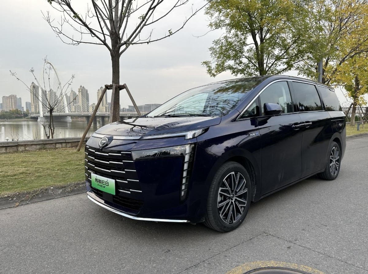 傳祺E8 PHEV，插電混動MPV，B柱TRB輥壓加厚技術