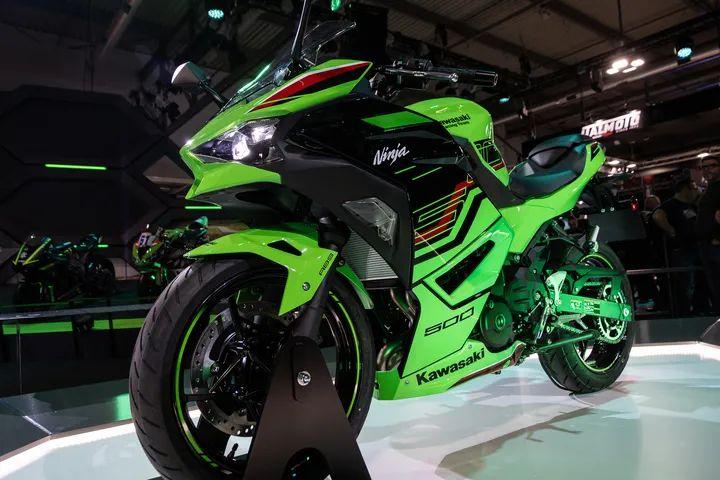 川崎又把入門級門檻提高了，米蘭車展發(fā)布NINJA 500和Z 500