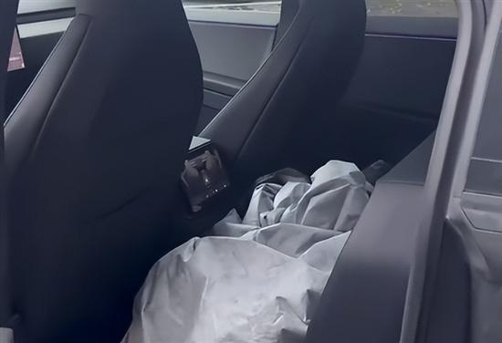 都在预料之中 特斯拉Cybertruck内饰曝光
