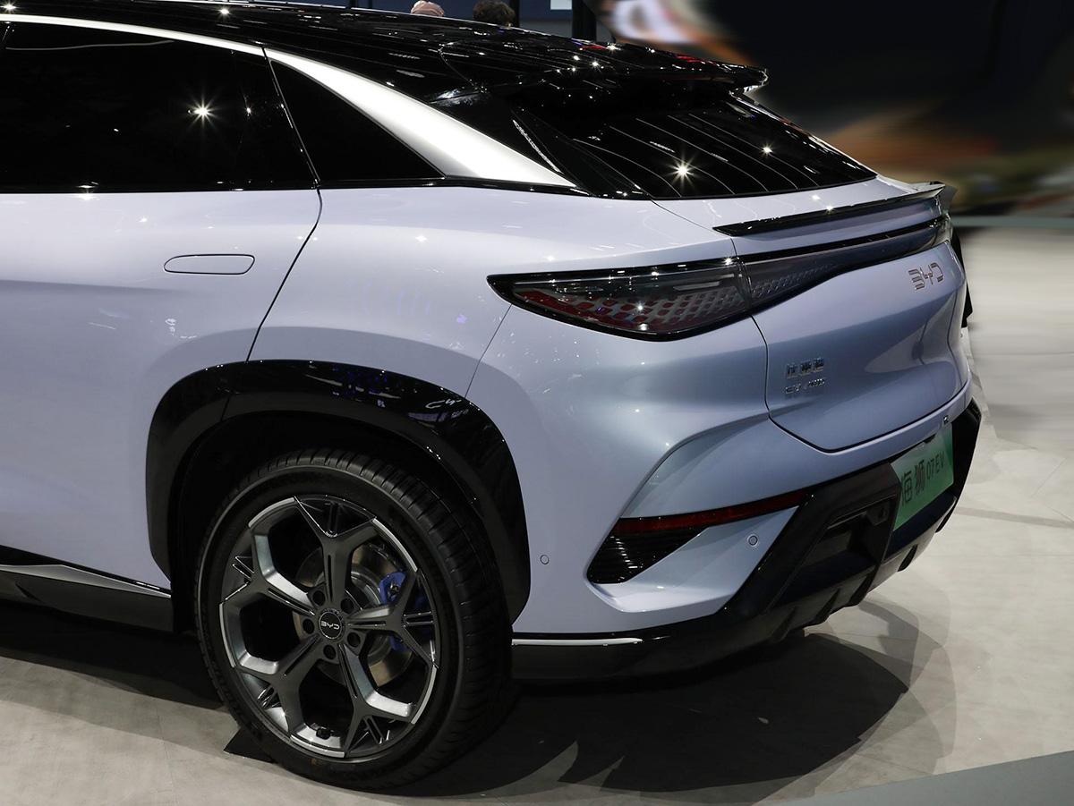 比亚迪全新SUV，海狮07 EV实车亮相，外观很年轻运动，车长4830mm