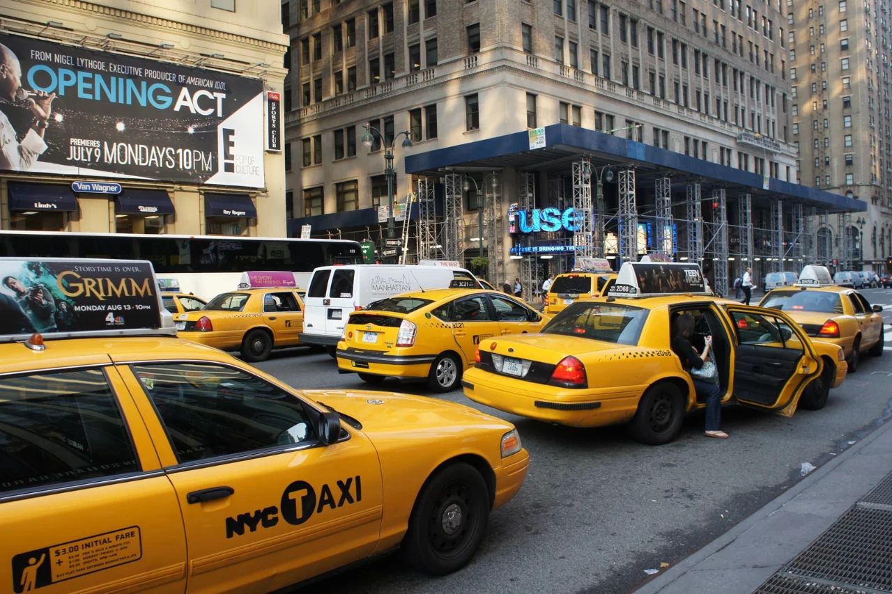 最后两辆出租车退出车队！美国纽约的福特皇冠维多利亚出租车灭绝
