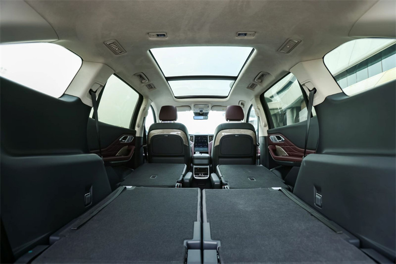 全新红旗HS7家庭首选的豪华C级SUV，空间多样化满足你的需求  第6张