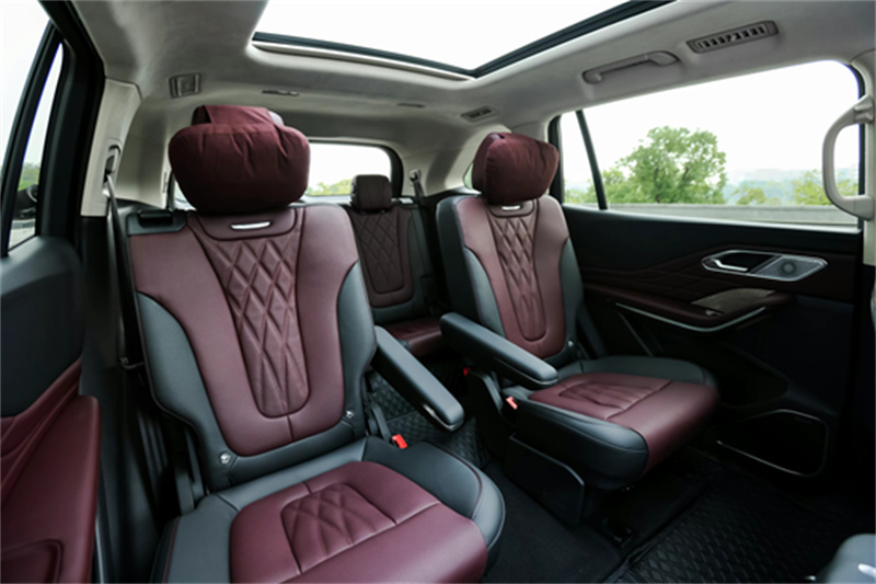 全新红旗HS7家庭首选的豪华C级SUV，空间多样化满足你的需求  第4张