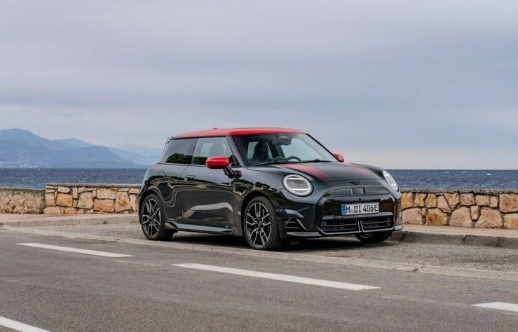 MINI Cooper SE JCW Trim官图发布