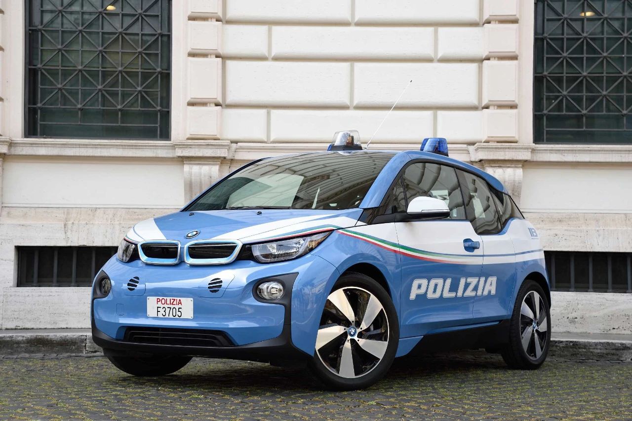 意大利警察有新玩具了？使命特殊的兰博基尼Urus Performante警车