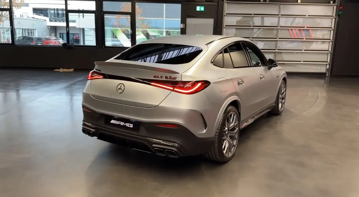 搭载2.0T插混 静态体验奔驰AMG GLC63S COUPE