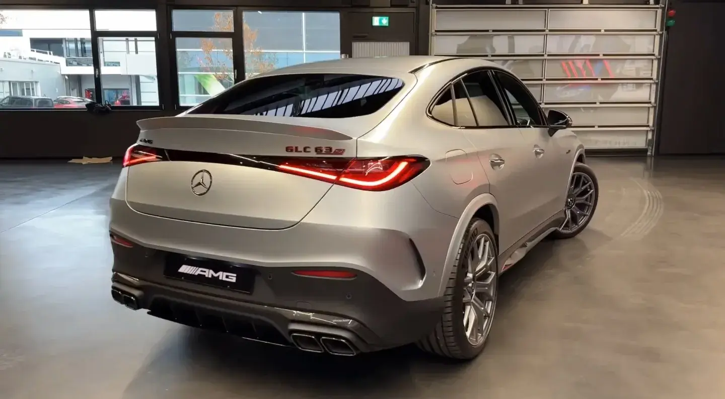 搭载2.0T插混 静态体验奔驰AMG GLC63S COUPE