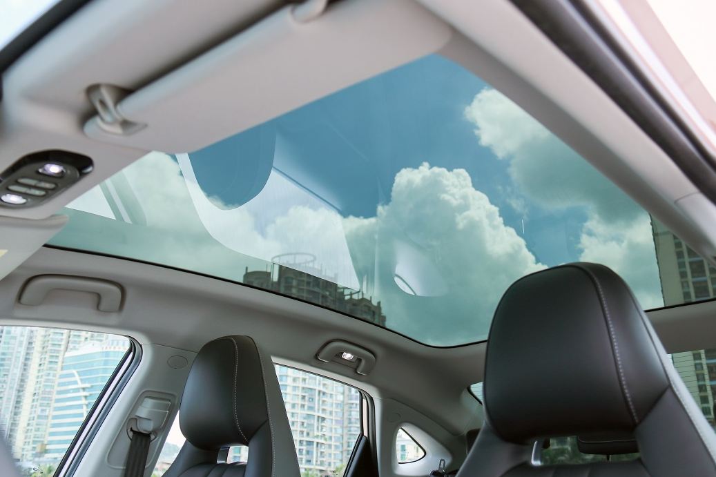 汽车“天幕”和“天窗”有什么区别，该怎么选？老司机教你