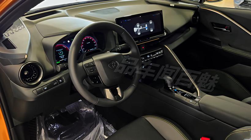 全新一代丰田C-HR实拍，外观更帅气，尺寸更显紧凑，三种动力任选