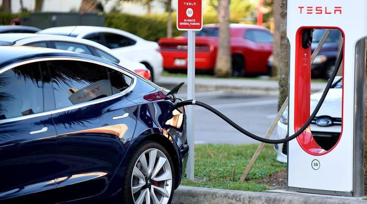有線充電都沒玩明白,特斯拉的無線充電真的能行?
