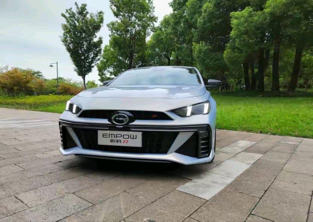 試駕2023款傳祺影豹R，2.0T+8AT，真正高性能家轎？