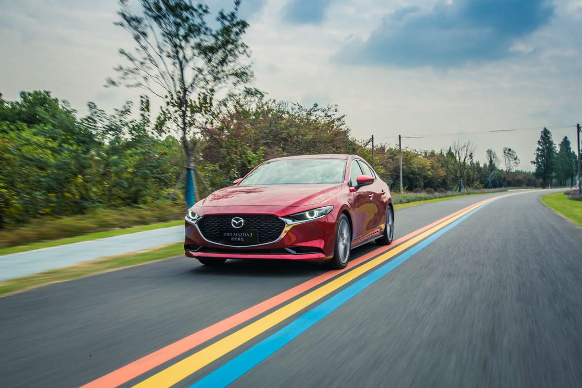 2023款次世代MAZDA3昂克赛拉8.99万起：无颗粒捕捉器的驾驶新体验