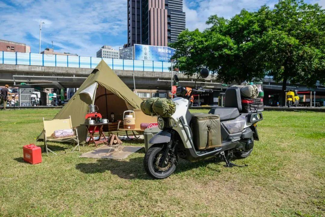 光阳也要出大脚踏、大货架的多功能踏板，对标三阳4MICA小蚂蚁