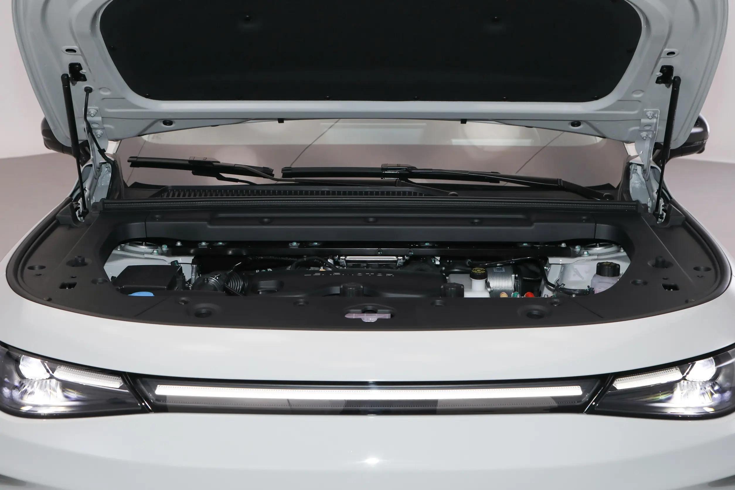 零跑C10开启预售，中型SUV，增程/纯电两种动力，预售15.18万起
