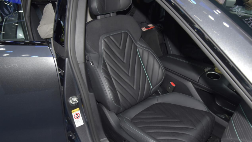 埃安AION S MAX对比深蓝SL03，谁会是15万元级别最好的纯电轿车？