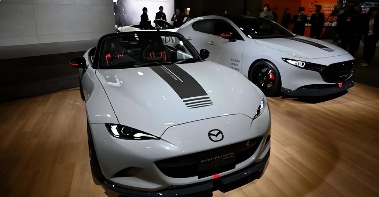 马自达MX-5 RS量产，敞篷造型，赛车桶椅+手动变速箱，运动感强烈