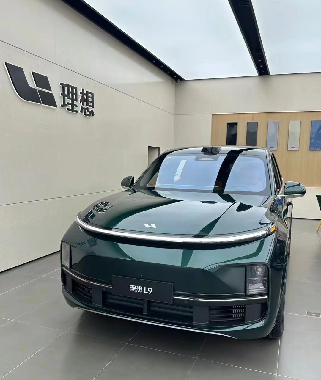 理想L9功能解析：車載冰箱/代客泊車功能實(shí)用，OTA升級(jí)了哪些？