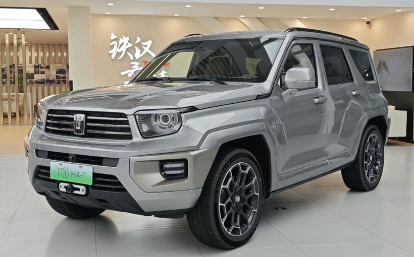 全新坦克700 Hi4-T到店，轴距3米，配V6插电式混动，预售46.8万起