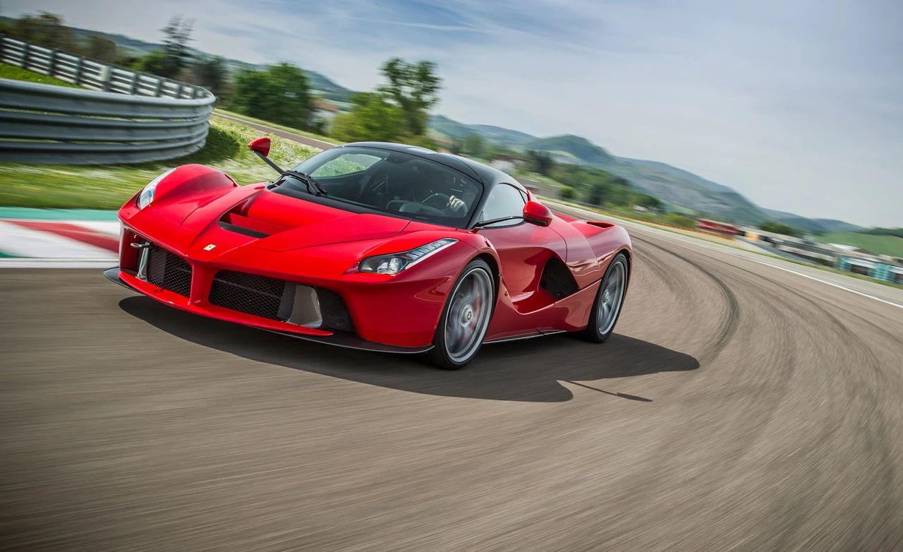 2016年法拉利LaFerrari，开了14公里赚了将近300万美元