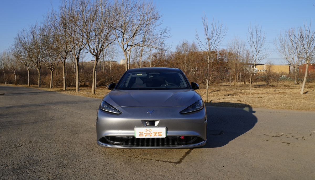除了智駕 整車很具厚重感 靜態(tài)體驗極狐阿爾法S 先行版