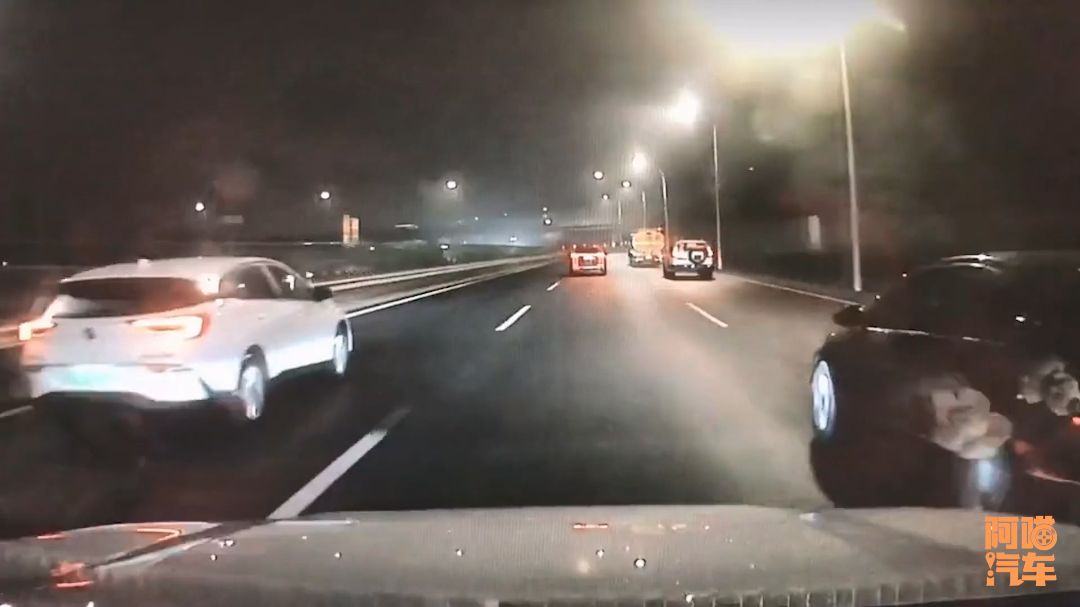 高速被人别车，遇到路怒症咋办？喵哥教你正确处理