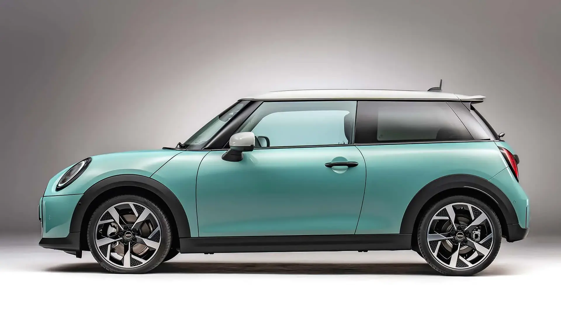 燃油版和纯电版你选谁？ 全新MINI COOPER S 对比全新MINI COOPER SE