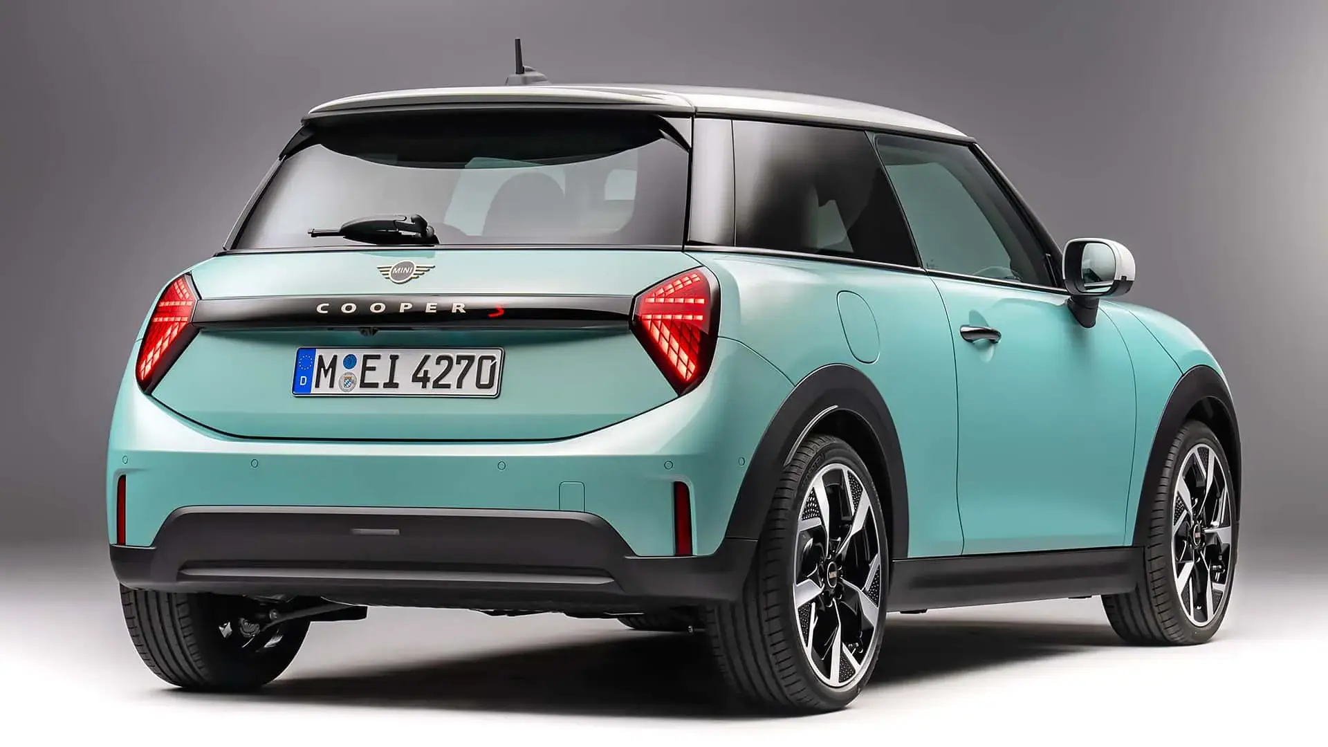 燃油版和纯电版你选谁？ 全新MINI COOPER S 对比全新MINI COOPER SE