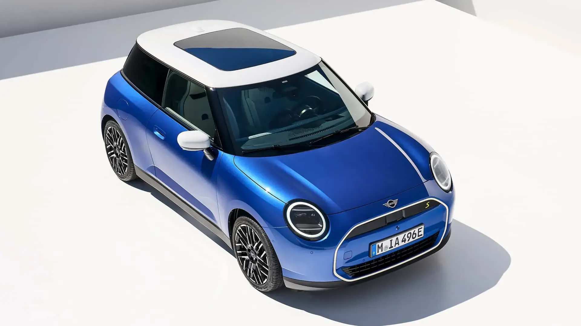 燃油版和纯电版你选谁？ 全新MINI COOPER S 对比全新MINI COOPER SE