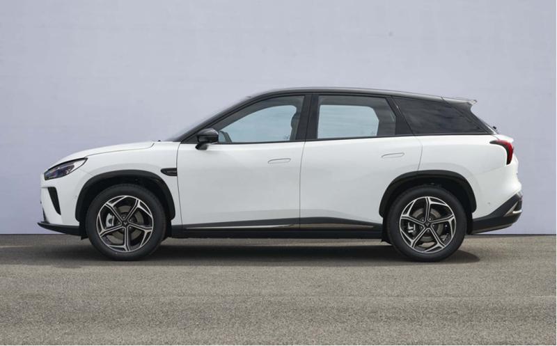 下了猛料和成本/定位大五座SUV 哪吒L將于4月上市