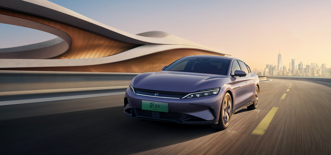 配置高又便宜的國(guó)產(chǎn)中大型車，誰更值得選？