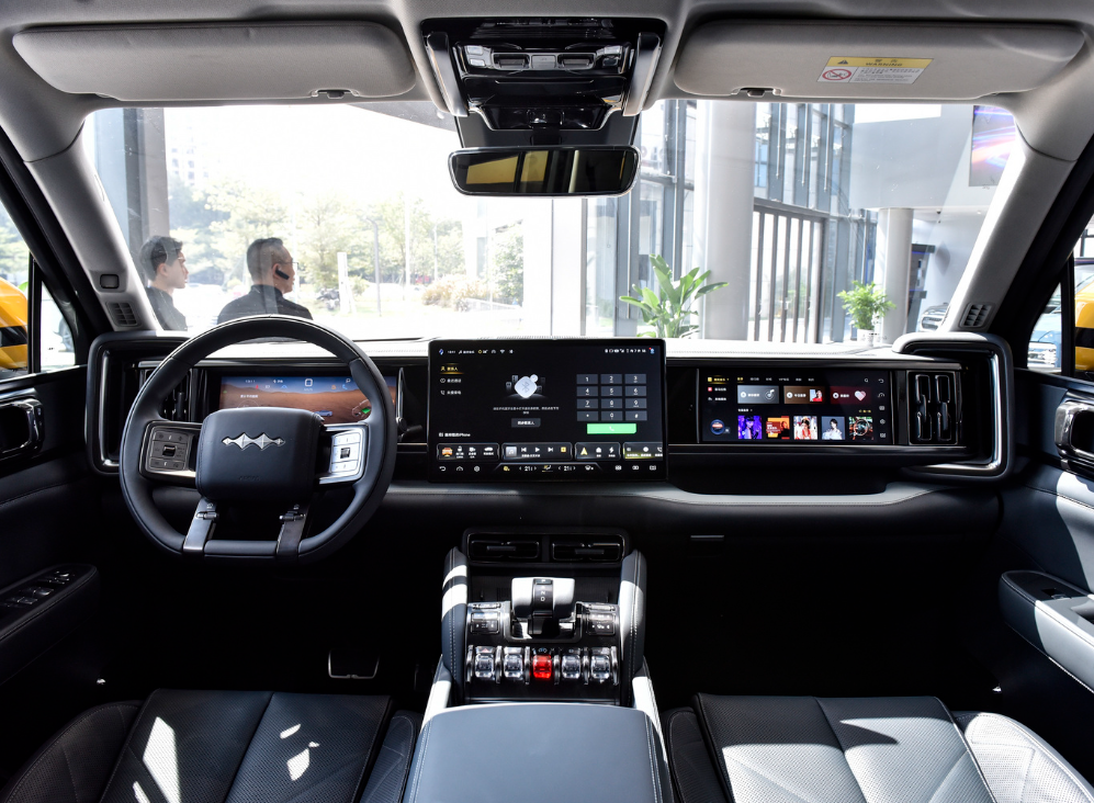 比亚迪打造的硬派越野SUV，方程豹豹5一个月卖出2000多台