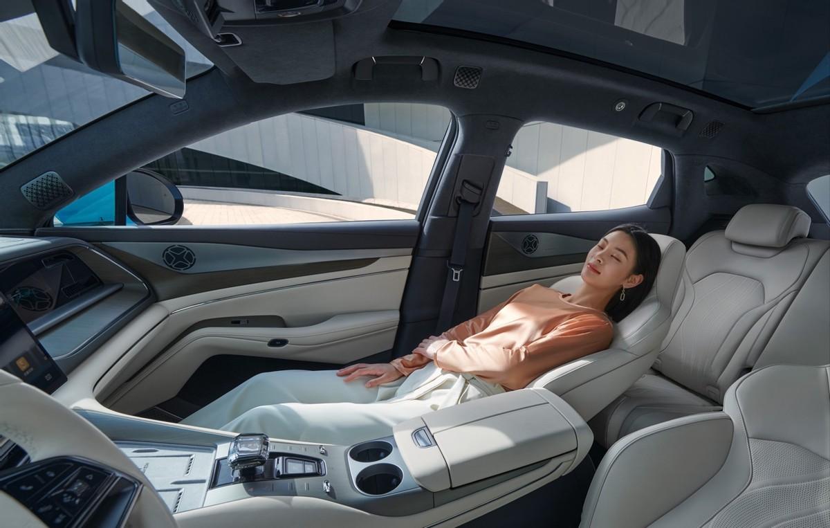 23.98万起，智能豪华舒适大五座电动SUV，全新腾势N7正式上市