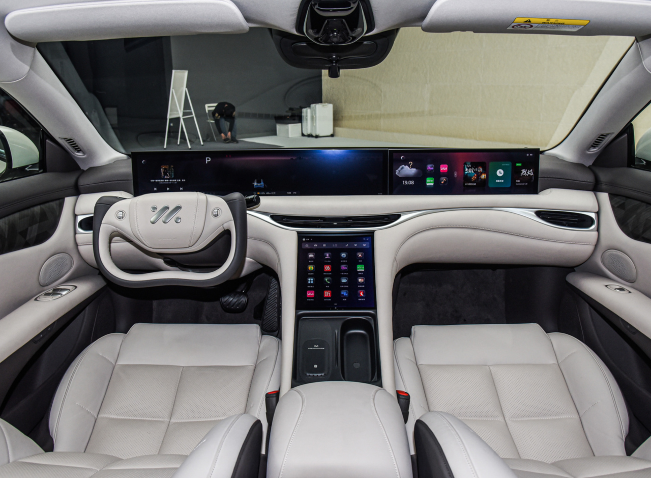 “超级智能轿车”智己L6发布，预售价23~33万元尖端科技首搭之王