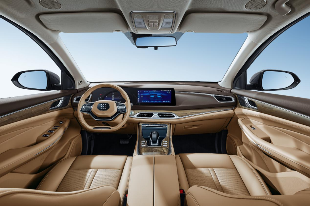 蓝电E5荣耀版上市，配置丰富性能出色，引领中型七座SUV新风潮