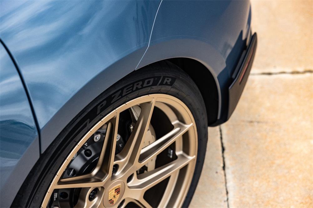 电动车轮胎技术ELECT™搭载于P ZERO TROFEO RS首次亮相赛道