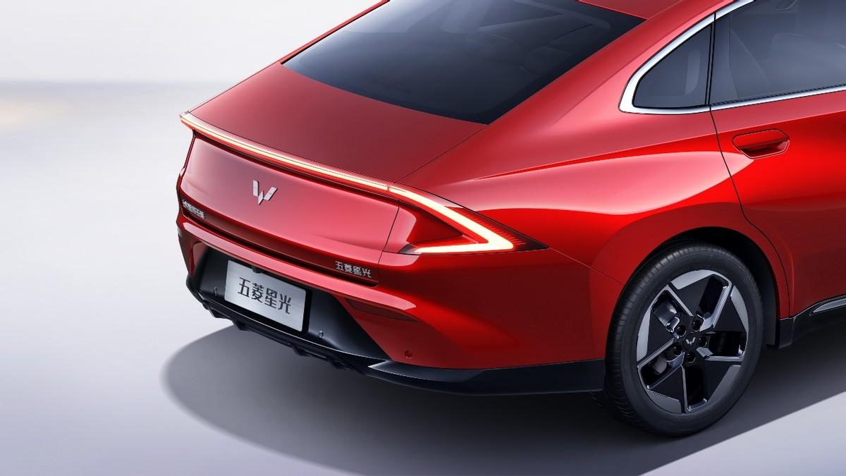 五菱星光纯电版预售价格10.98万起，加速开启电动车的内卷化？
