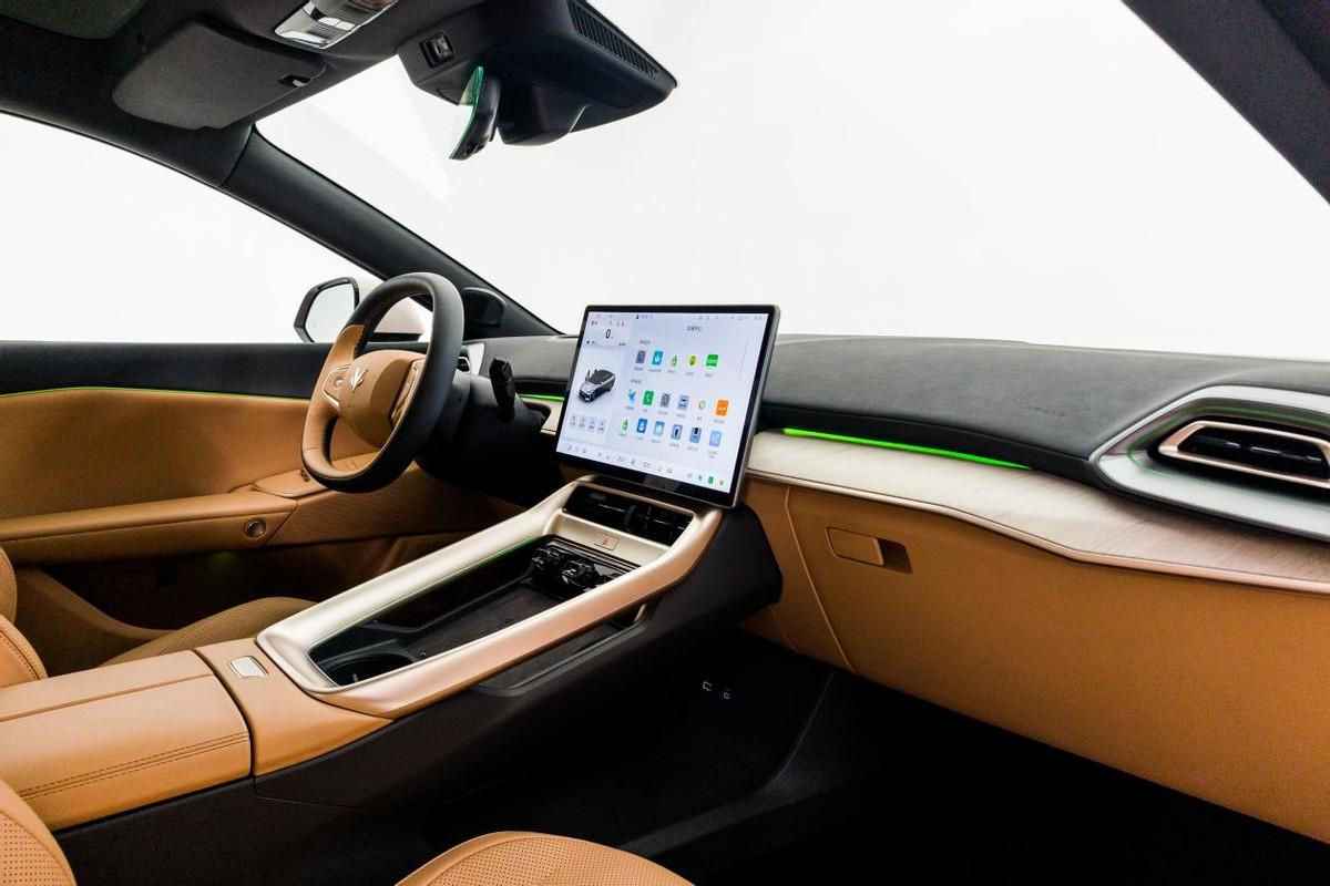 极狐汽车引领技术革新，达尔文2.0技术体系焕新升级！