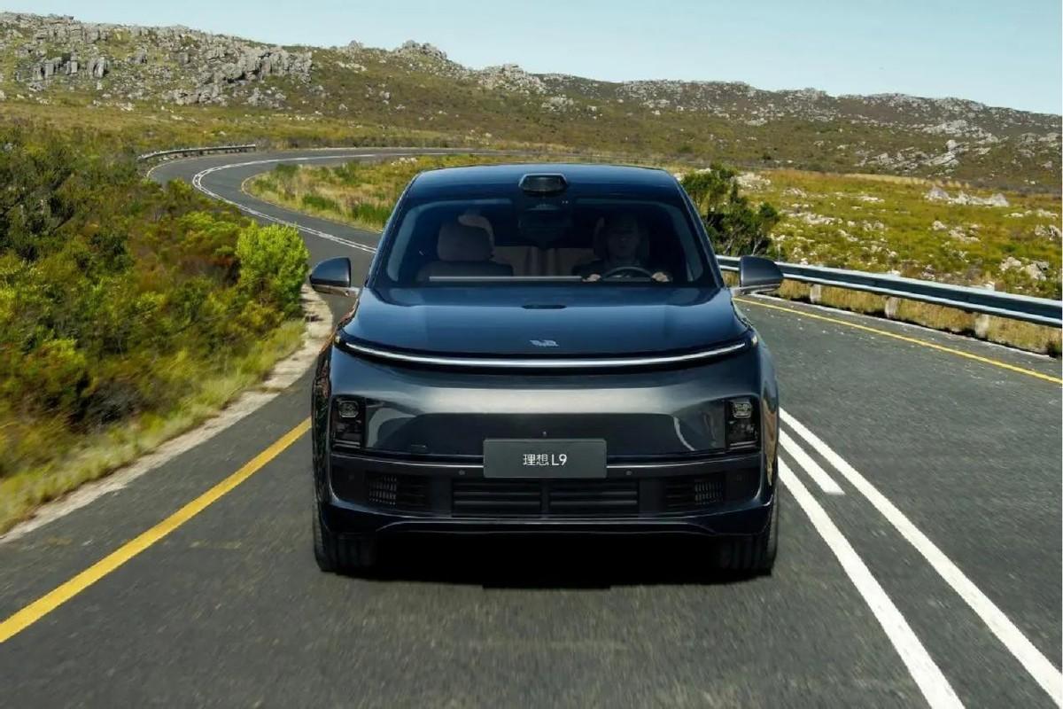 吉利首款全尺寸SUV即将发布，侧面造型酷似问界M9，30万内有戏？