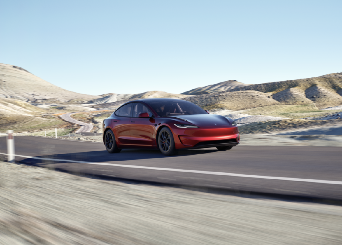 全新Model 3高性能版开启预售，零百加速3.1秒，续航623KM