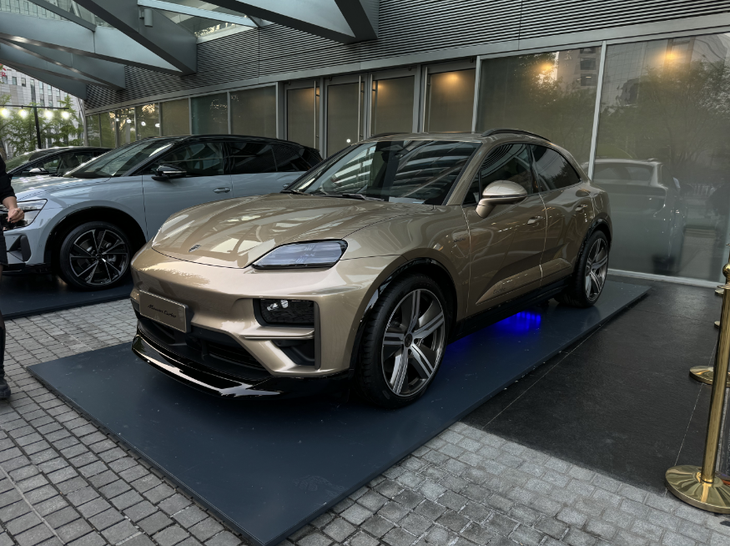 将于2024北京车展正式上市 纯电动Macan实拍