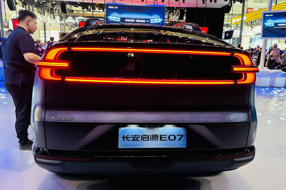 北京车展自主新能源亮点多，启源E07、传祺E9和深蓝汽车值得关注