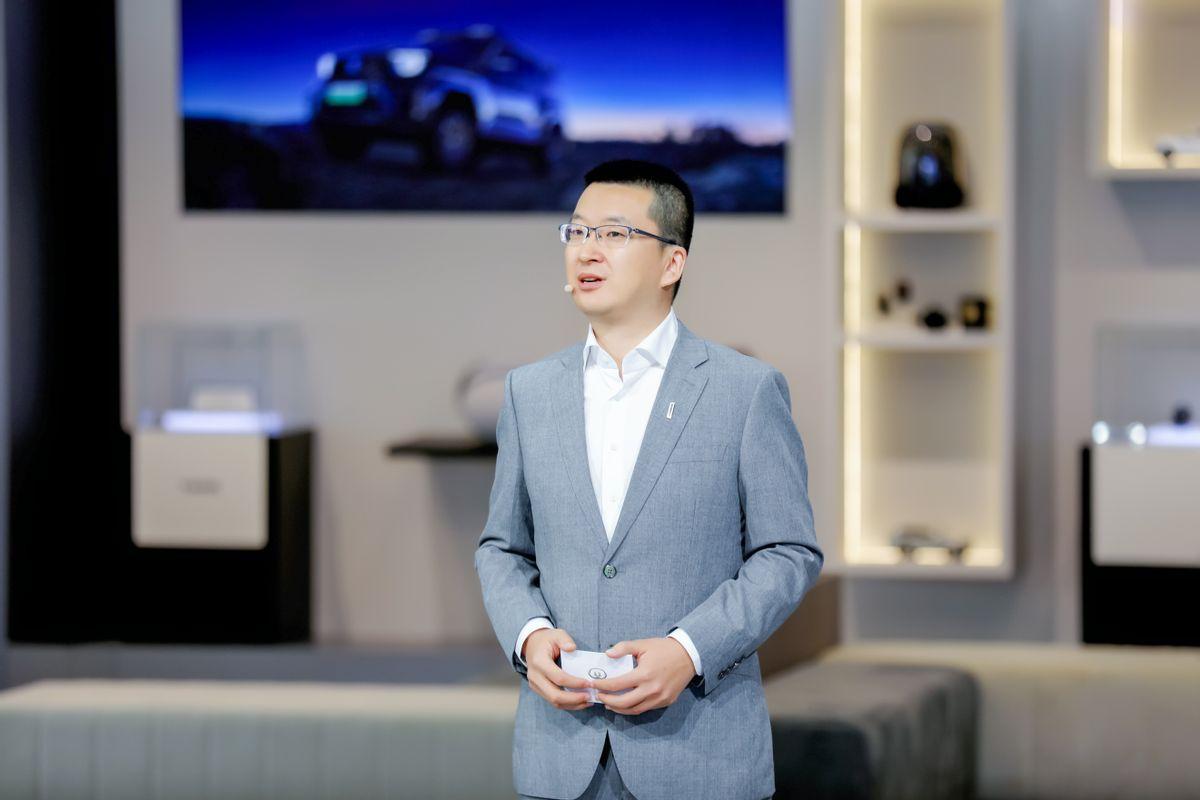 全面电四驱、咖啡AI整车全域智能化，魏牌蓝山智驾版北京车展首秀