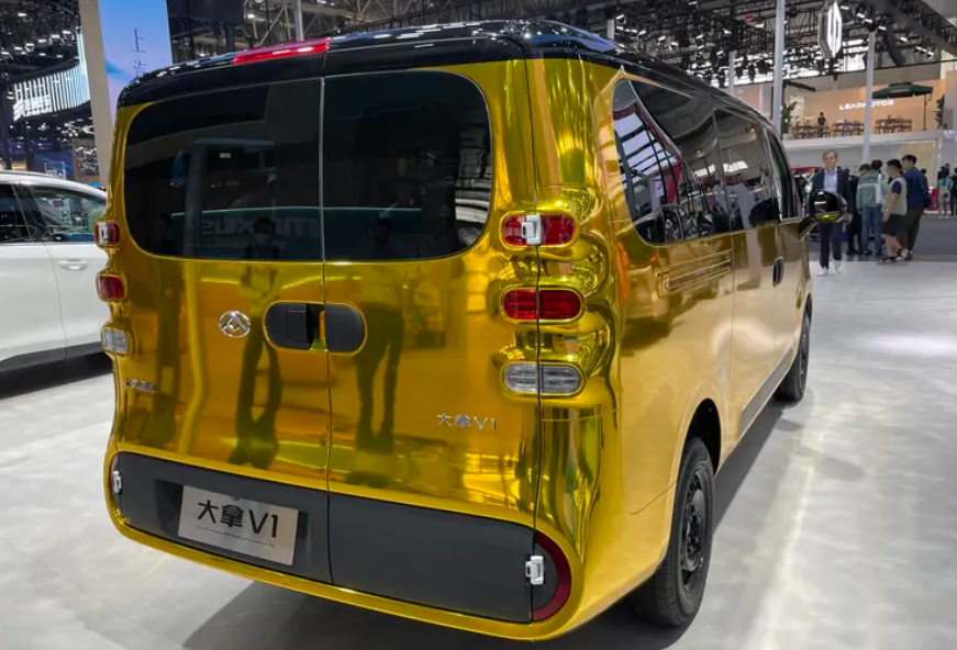 大拿V1多功能版亮相北京车展，售价16.58万元