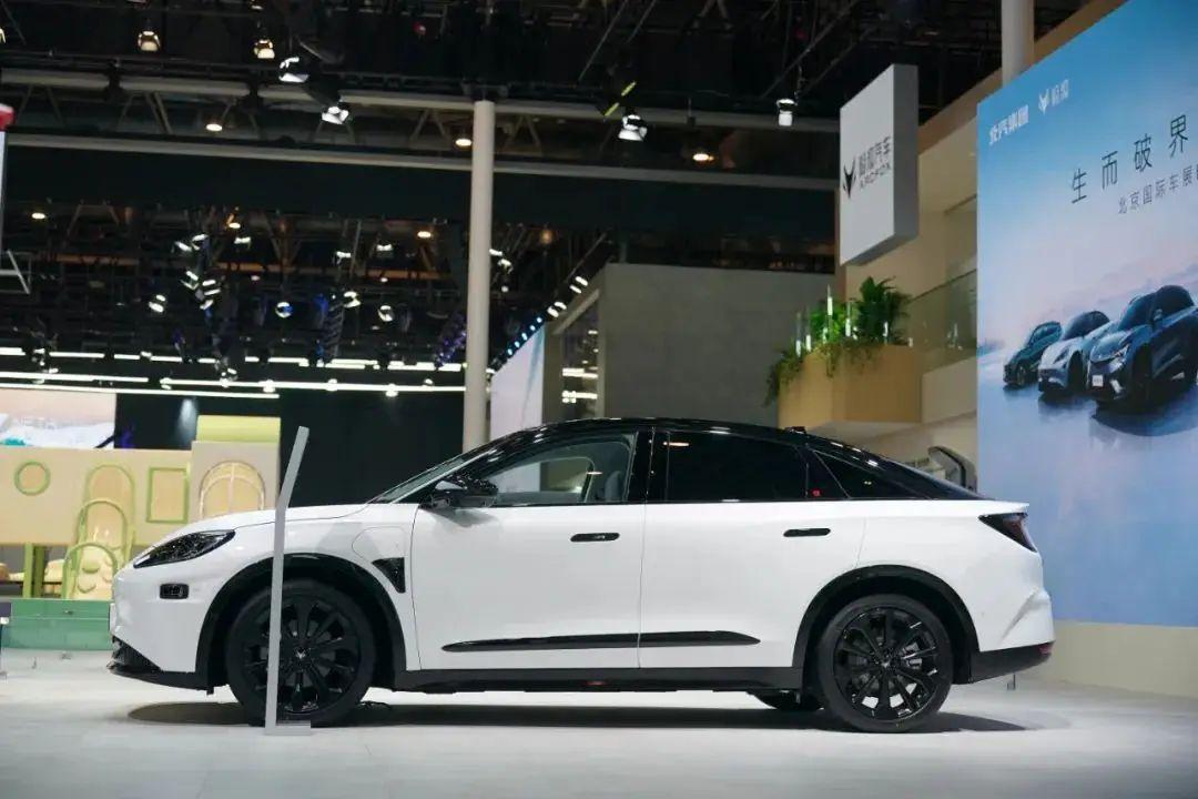 2024北京车展丨 极狐阿尔法S先行版PRO上市售25.68万元
